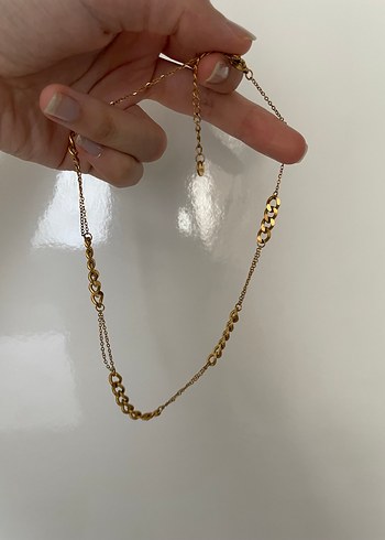 Zincir Detaylı Parlak Altın Kadın Kolye