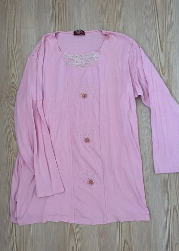 Pembe Nakışlı Hamile Bluzu, Düğmeli, Uzun Kollu