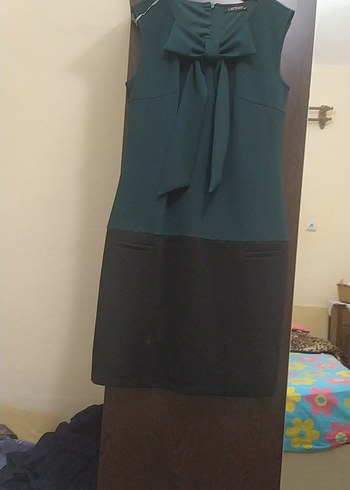 Kemerli, Halter Yaka Yeşil Midi Elbise