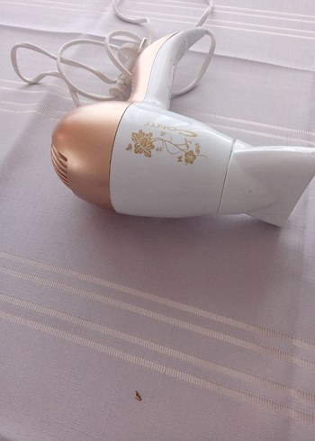 Beden Pastel Beyaz Saç Kurutma Makinesi