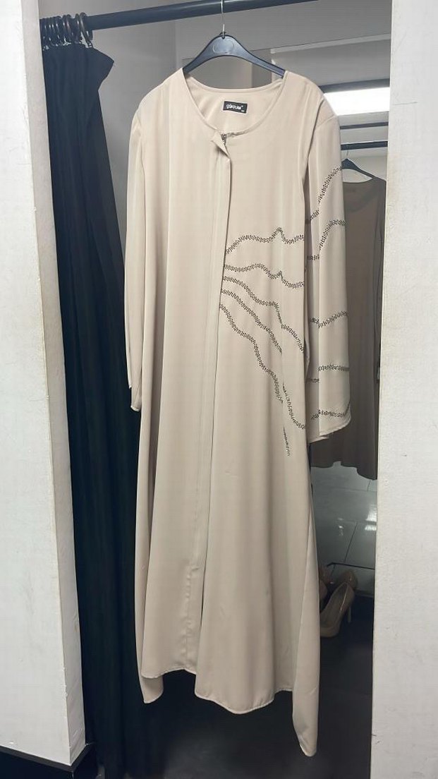 Taş Detaylı vizon renk elbise - Görsel 2