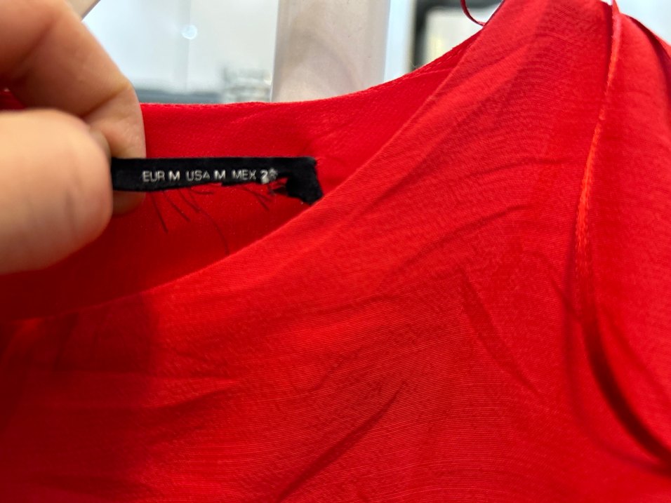 Kırmızı elbise - Görsel 5