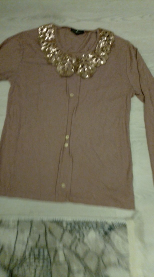 Bej Düğmeli Kadın Hırka - Görsel 2