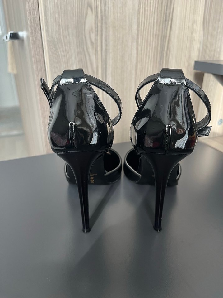 Siyah Rugan Tokalı Stiletto Topuklu Ayakkabı - Görsel 3