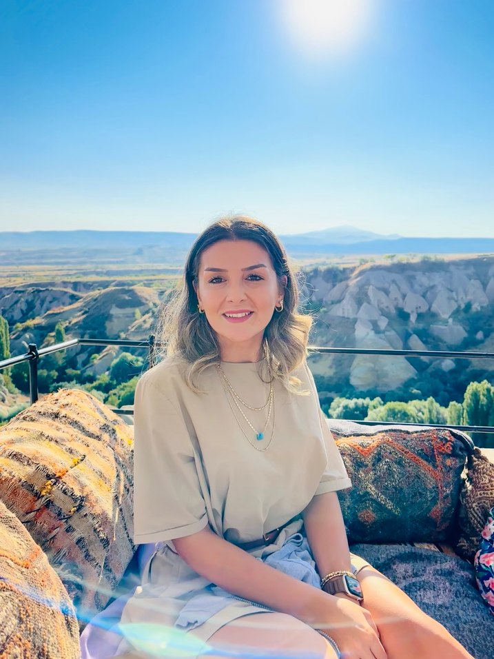 Kısa Kollu, Kemerli Kadın Kısa Tulum - Görsel 5