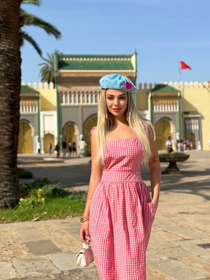 Pembe Kareli Uzun Askılı Elbise - Görsel 3