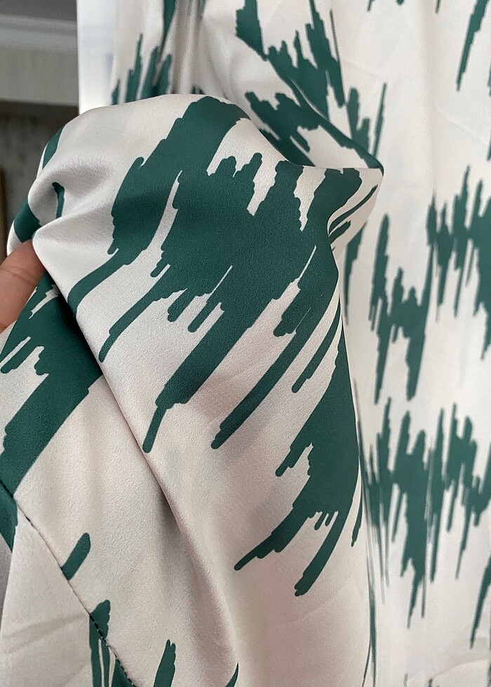 Tesettür Saten elbise - Görsel 4