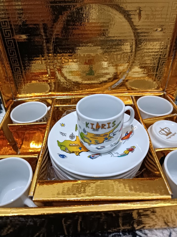 Altın Renkli Kıbrıs Temalı 12li Kahve Fincanı Seti - Görsel 4