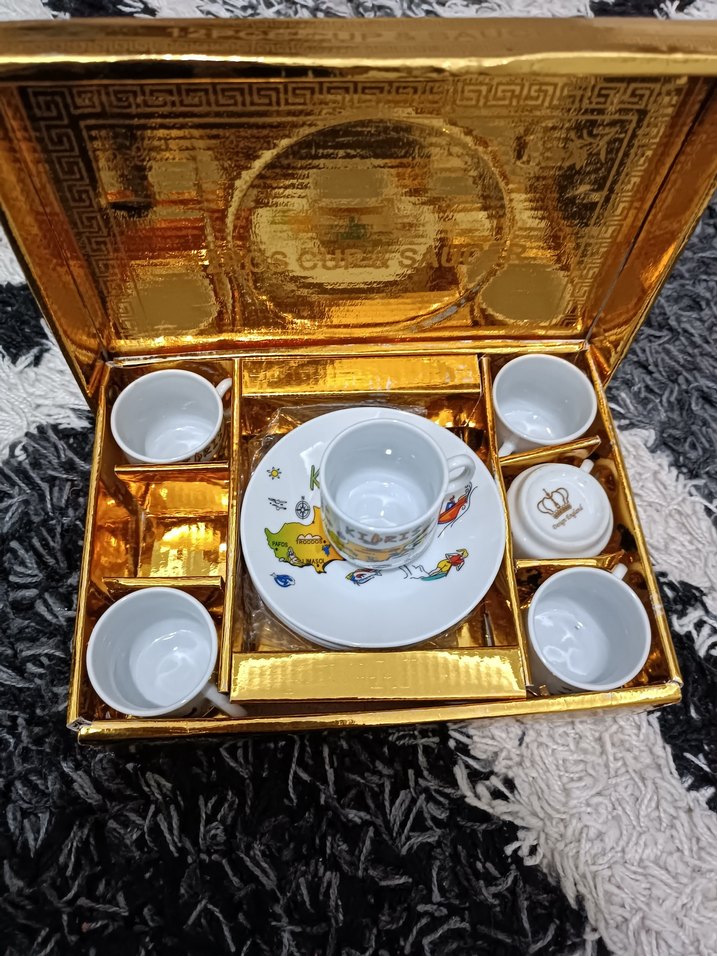 Altın Renkli Kıbrıs Temalı 12li Kahve Fincanı Seti - Görsel 2