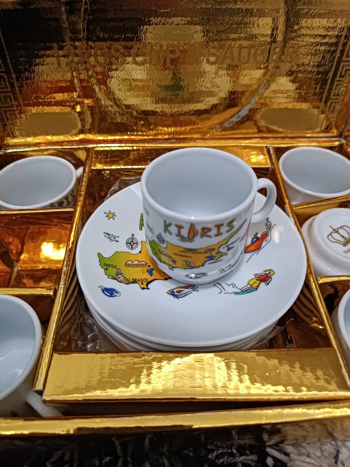 Altın Renkli Kıbrıs Temalı 12li Kahve Fincanı Seti - Görsel 3