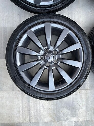 Beden Orjinal 1.8 lancer jant lastik