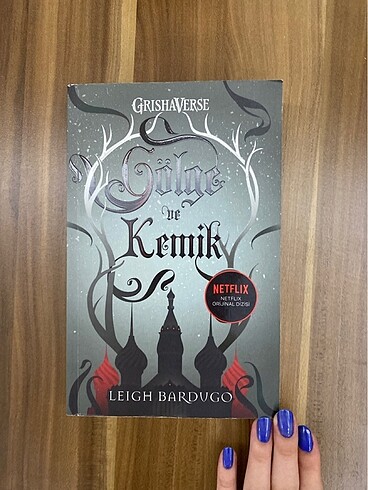 Gölge ve kemik kitap