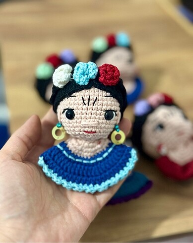 Amigurumi Frida kahlo