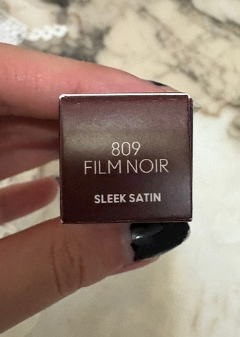 MAC MAC Ximal Sleek Satin Ruj - 809 film noir