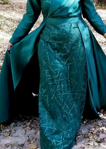 Uzun Kollu İşlemeli Yeşil Kadın Abiye 
Anne kız kombin olarak - Görsel 2