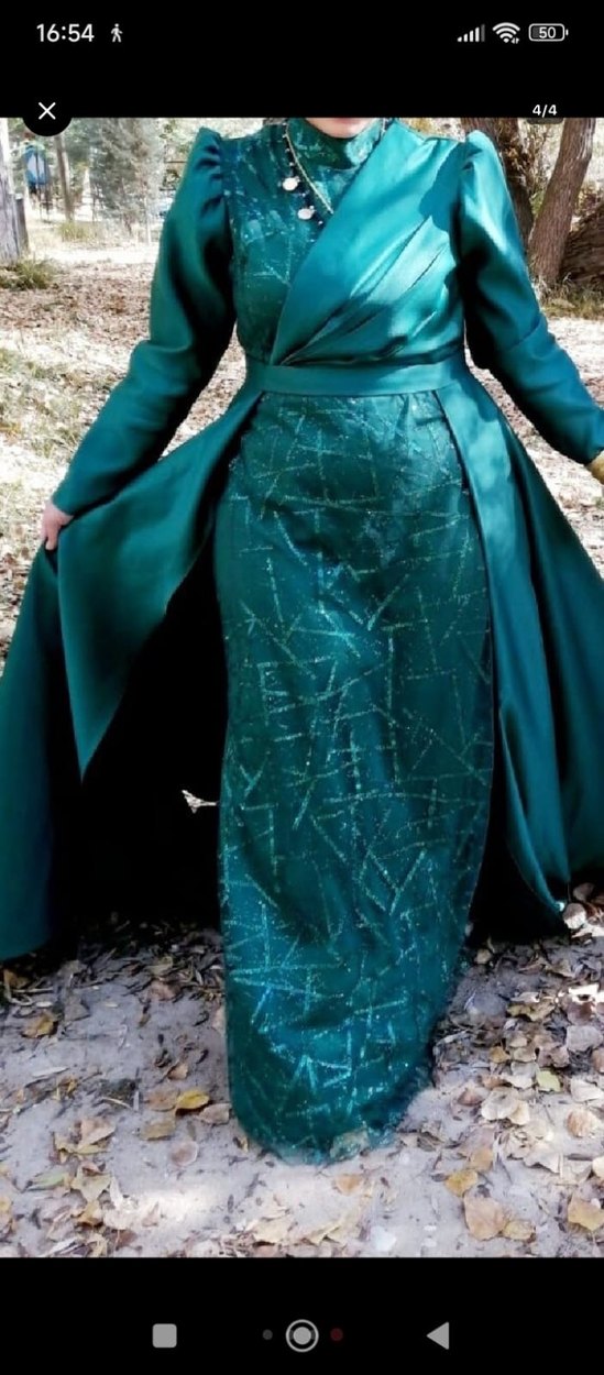 Uzun Kollu İşlemeli Yeşil Kadın Abiye 
Anne kız kombin olarak - Görsel 2