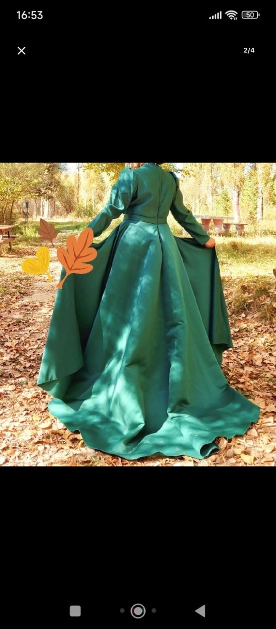 Uzun Kollu İşlemeli Yeşil Kadın Abiye 
Anne kız kombin olarak - Görsel 3