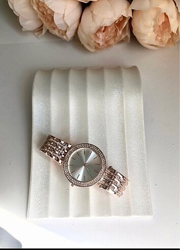  Beden altın Renk Michael Kors model saat rose Gold sıfır üründür kutulu gönderiyo