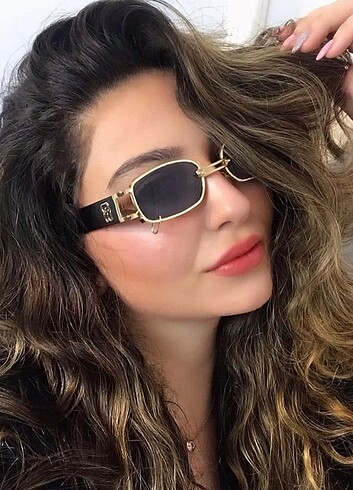 Beden Balenciaga model tarz gözlük sıfır üründür kutulu gönderiyorum