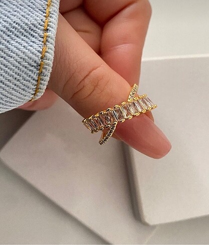 Zara Çelik zirkon taşlı yüzük ayarlanabilir kararmaz sıfır üründür