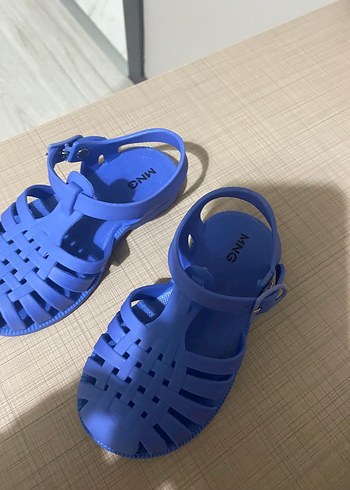22 Beden mavi Renk Kız Çocuk Mavi Tokalı Kauçuk Sandalet