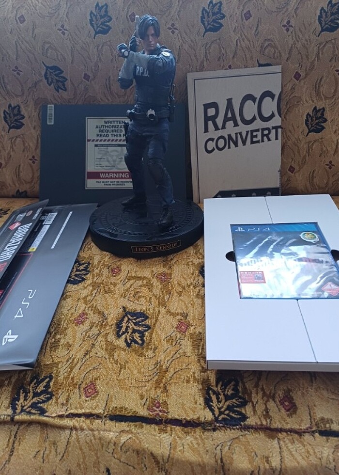 Resident Evil 2 Remake Collector's edition Z version Ps4 - Görsel 4