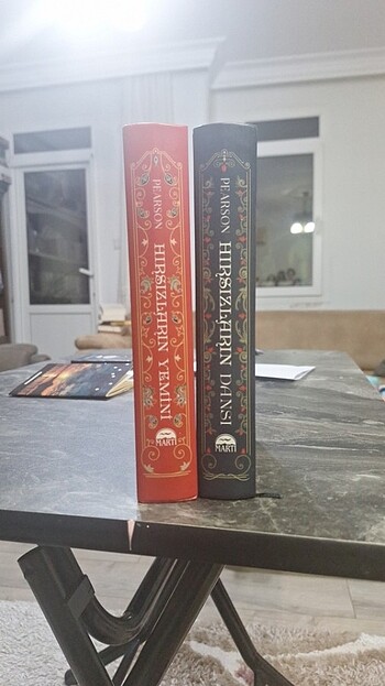 Hırsıların dansı 2 kitap ciltli