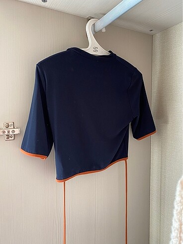Bağlama detaylı crop tshirt