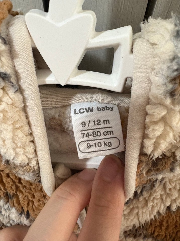 Kapüşonlu Erkek Çocuk Kahverengi Kürk Detaylı Ceket - Görsel 3