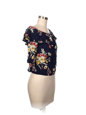 LC Waikiki Bluz %70 İndirimli. - Görsel 2