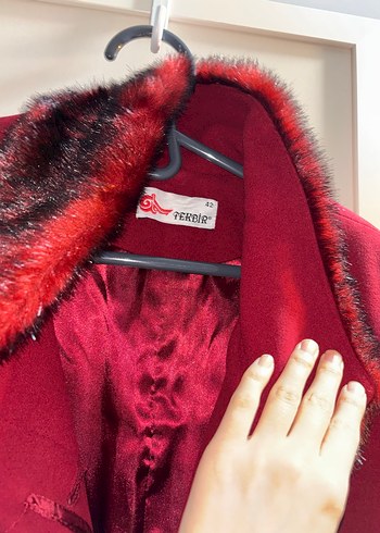 Kırmızı Kürk Yakalı Kadın Kaban - Görsel 2