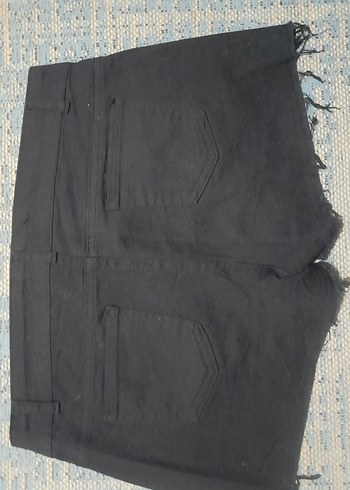 Düğmeli Siyah yırtık Kot Şort - Görsel 2