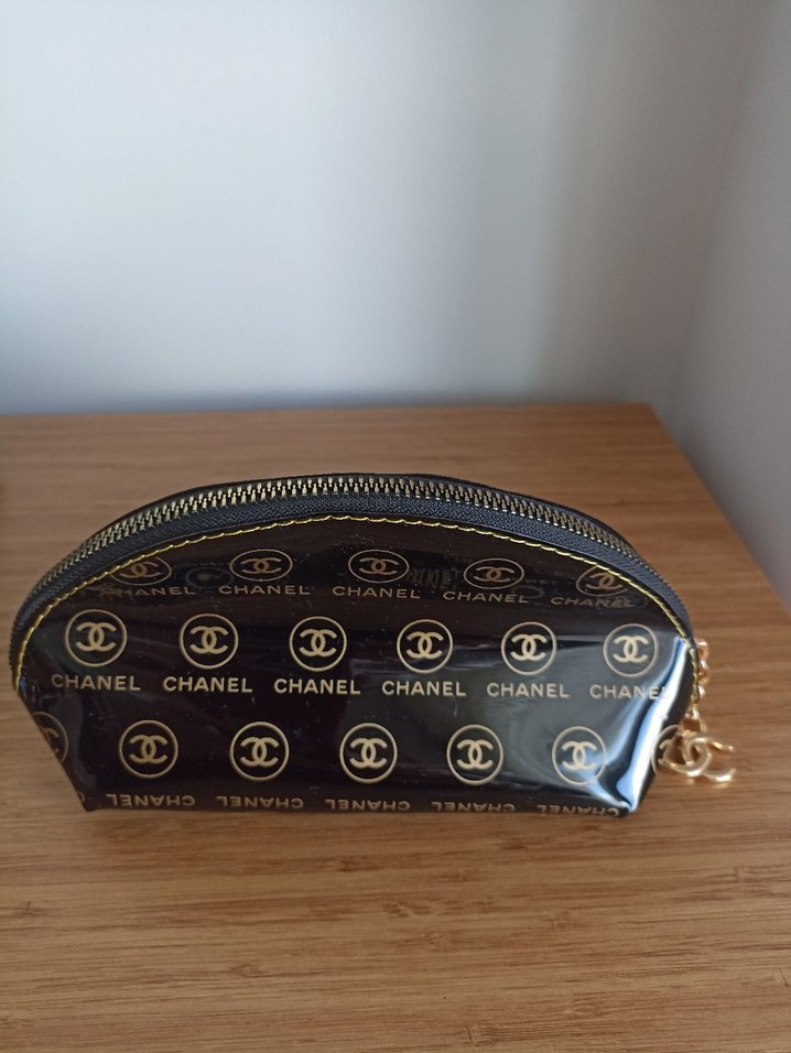 Altın Renkli Fermuarlı Kadın Makyaj Çantası Replica - Görsel 3