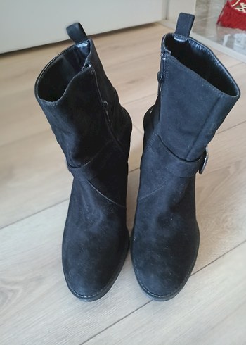 Tokalı Siyah Süet Kadın Bot - Görsel 2