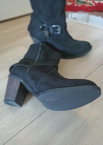Tokalı Siyah Süet Kadın Bot - Görsel 3