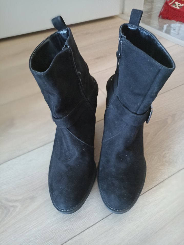 Tokalı Siyah Süet Kadın Bot - Görsel 2