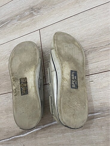 37 Beden Sperry gümüş ayakkabı