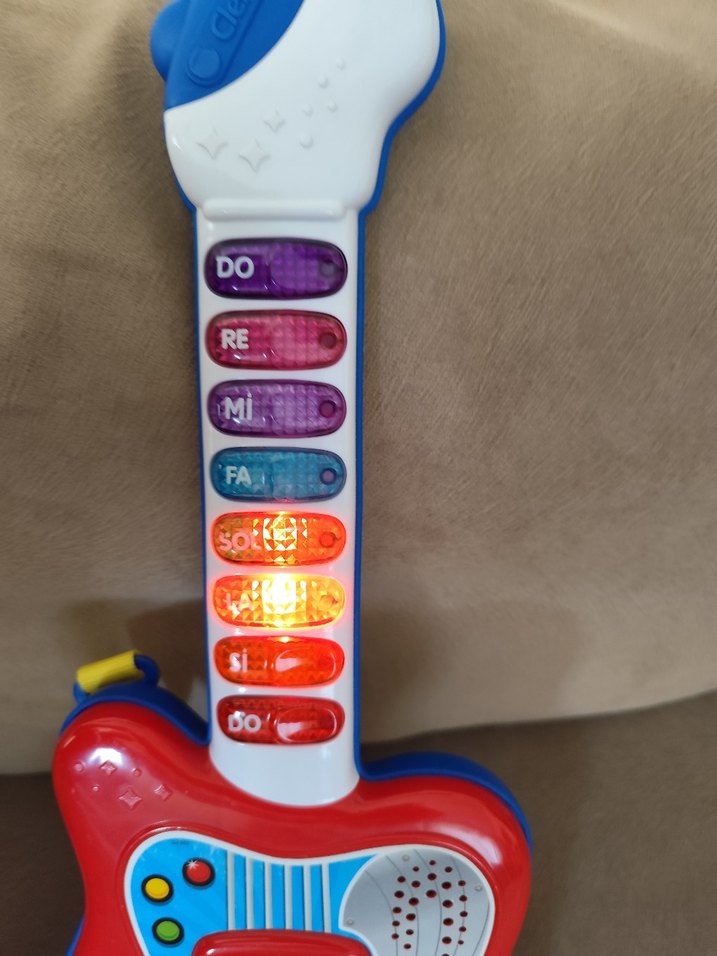 Clementoni Müzikal Oyuncak Gitar - Görsel 3