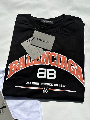 BALENCIAGA T-shirt