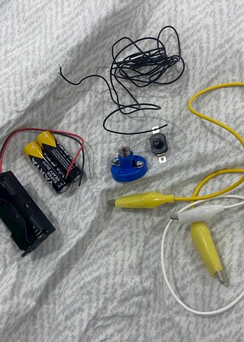 Diğer Okul Projesi İcin Elektrik Devresi Malzemeleri
