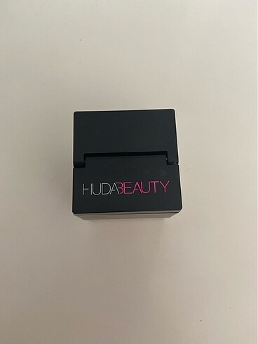 Huda Beauty Huda beauty pudra