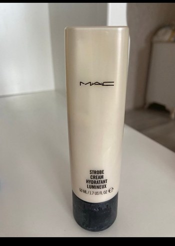 MAC strobe cream