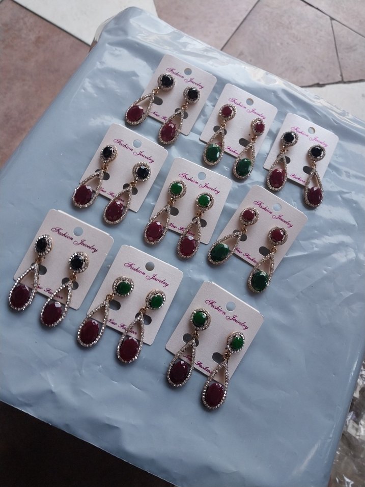 Uzun Renkli Payetli Kadın Küpeler - Görsel 3