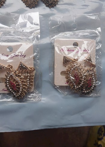 Renkli Boncuklu Kısa Kadın Küpeleri - Görsel 16