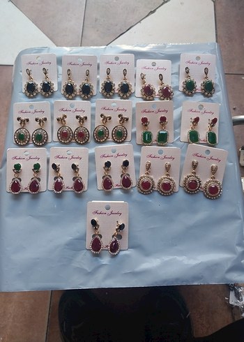 Renkli Boncuklu Kısa Kadın Küpeleri - Görsel 3