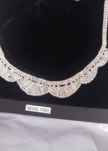 Beyaz Parlak İşlemeli Kadın Takı Seti - Görsel 3