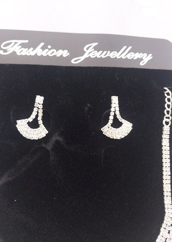 Beyaz Parlak İşlemeli Kadın Takı Seti - Görsel 2