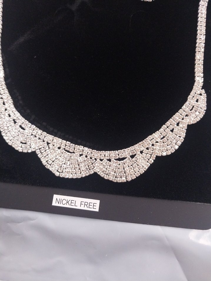 Beyaz Parlak İşlemeli Kadın Takı Seti - Görsel 3