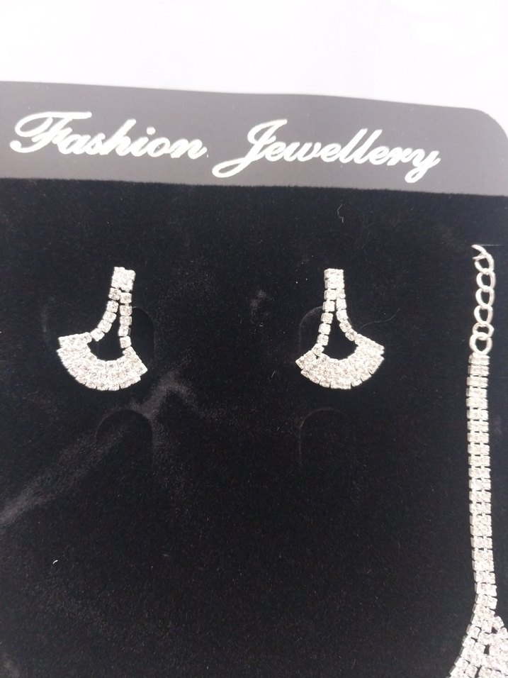 Beyaz Parlak İşlemeli Kadın Takı Seti - Görsel 2