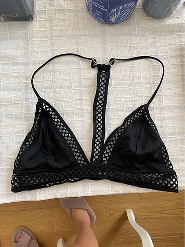 H&M siyah delikli triangle bikini